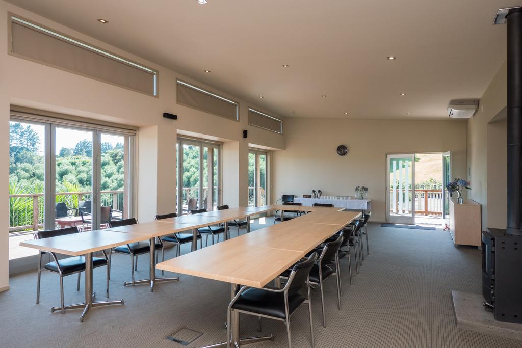 Aparthotel One Burgess Hill New Plymouth Esterno foto