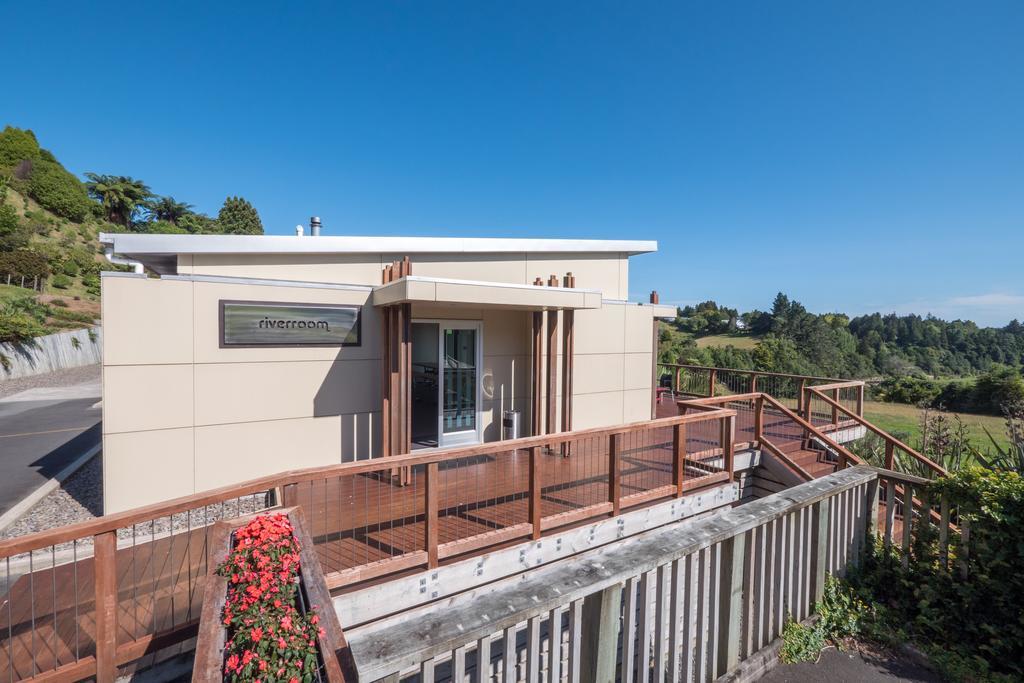 Aparthotel One Burgess Hill New Plymouth Esterno foto