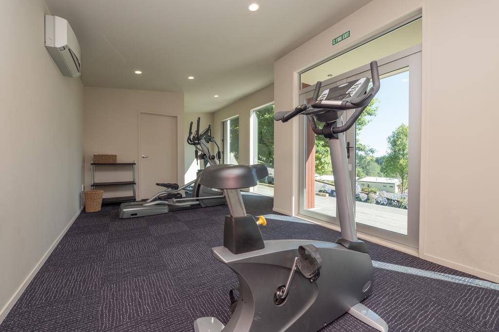 Aparthotel One Burgess Hill New Plymouth Esterno foto