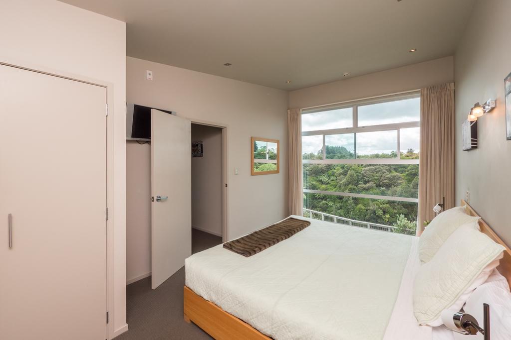 Aparthotel One Burgess Hill New Plymouth Esterno foto