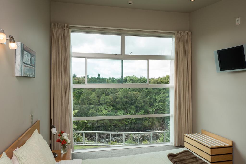 Aparthotel One Burgess Hill New Plymouth Esterno foto